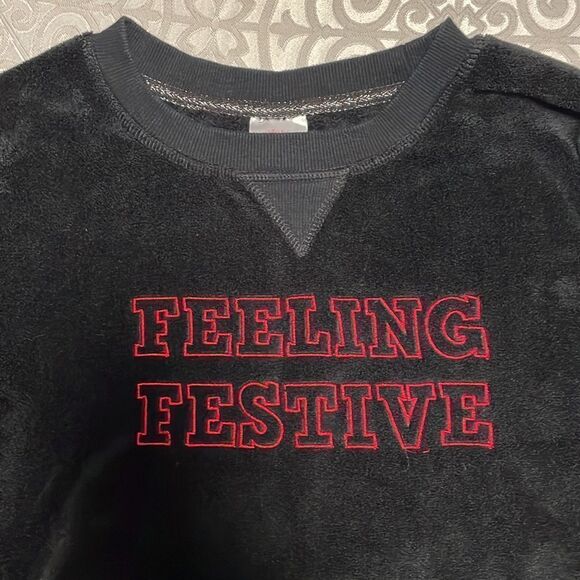 Wondershop at Target black plush lounge pajama top “FEELING FESTIVE” size Small - Picture 2 of 8